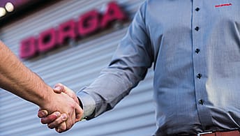 Ett handslag är ett handslag och inget annat | BORGA