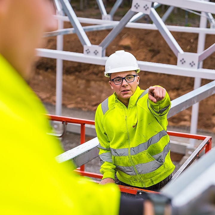 Offert på stålhall? Ring oss! | BORGA